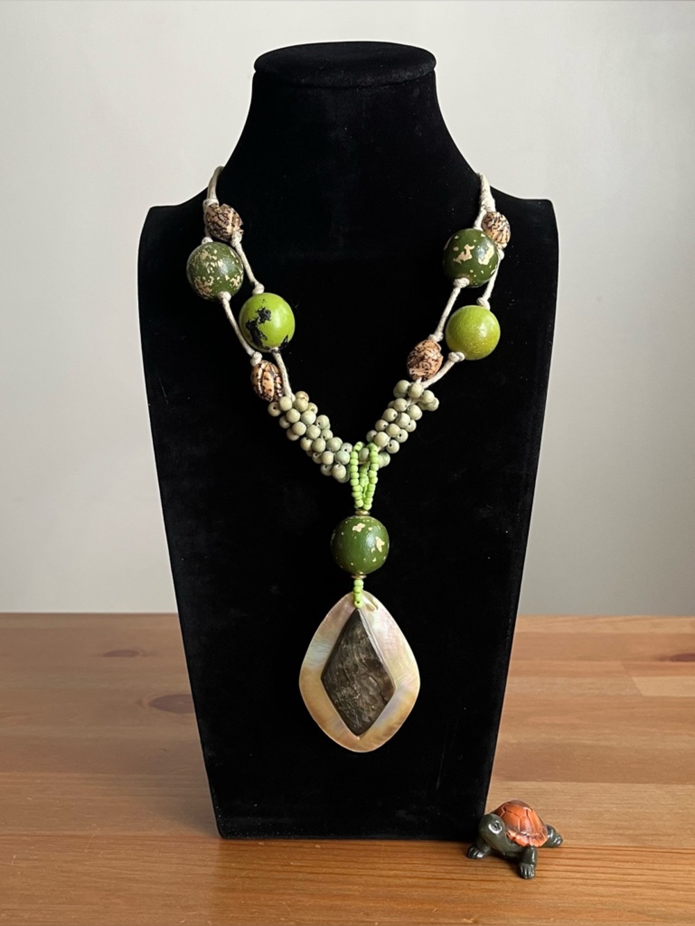 Calamansi Handcrafted artisan necklace  beads  mother-of-pearl pendant shell